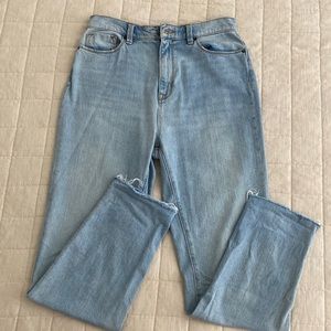 BDG high rise mom jeans. Size 27.